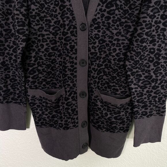 Equipment Cardigan Womens Small Leopard Animal Print Button Front Sweater Cozy S - Picture 3 of 9